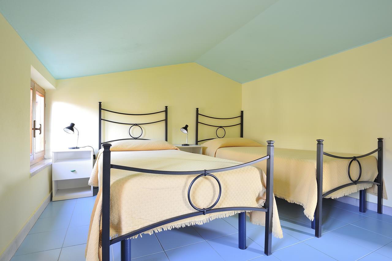 Camping Telis Hotel Àrbatax Buitenkant foto